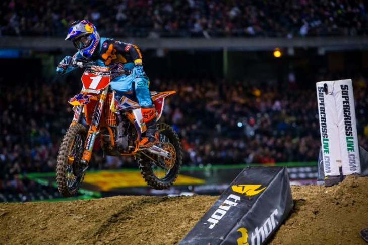 Dungey earns his third consecutive with in Oakland. Photo Credit: Jeff Kardas